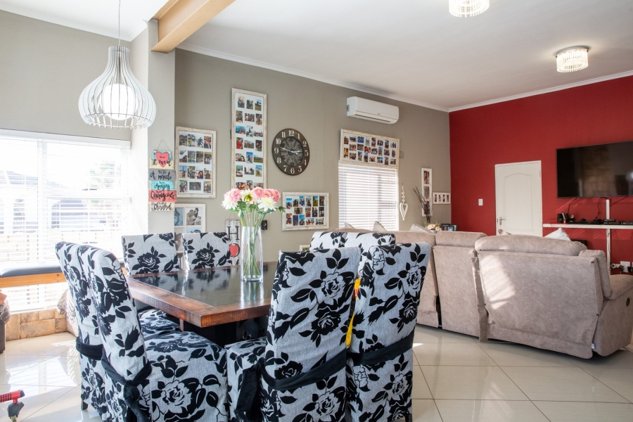 4 Bedroom Property for Sale in Myburgh Park Western Cape
